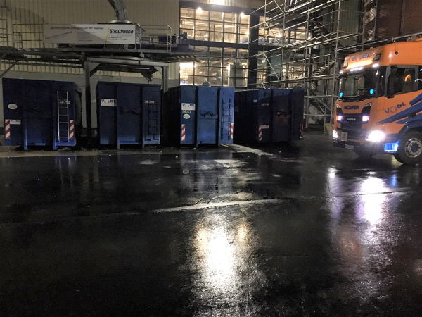 Vobl Entsorgung, Halle mit Containern